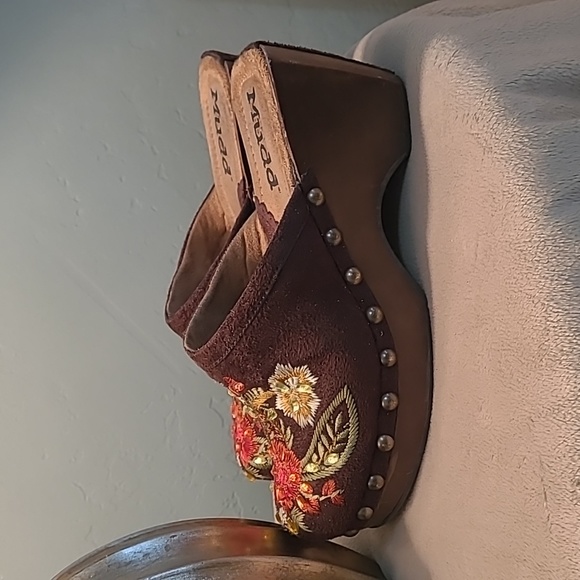 Mudd SZ 8 Vintage Clogs - Picture 4 of 15